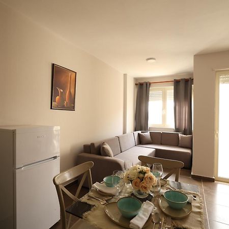 Dyrrah Seaside Apartments ดูร์เรส ภายนอก รูปภาพ